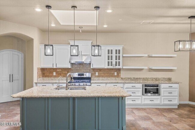 Building Photo - 3841 Tierra Campa Dr