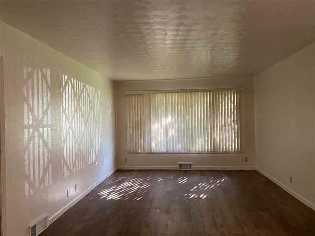 Foto del edificio - 916 Ridgewood Terrace
