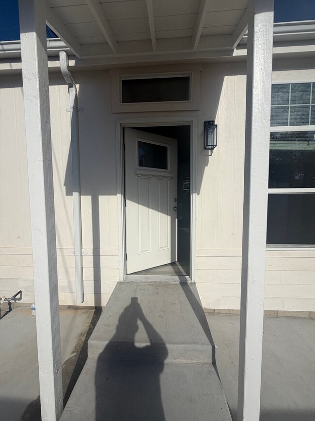 Building Photo - 1145 S Shelton St