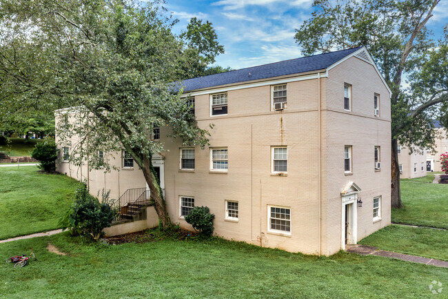 Building Photo - Westview Court