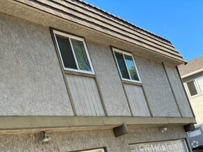 Building Photo - 313 Wilma Cir