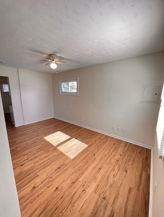 Photo - Sunset Avenue Building One Apartment