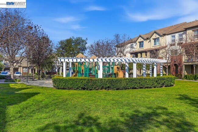 Building Photo - 40203 Antigua Rose Terrace