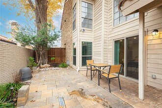 Building Photo - 843 Dublin Dr