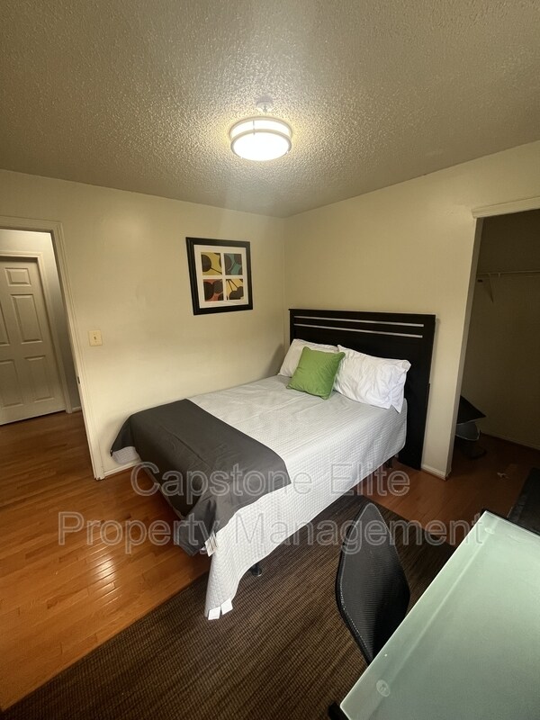 Building Photo - 30 Richmond St