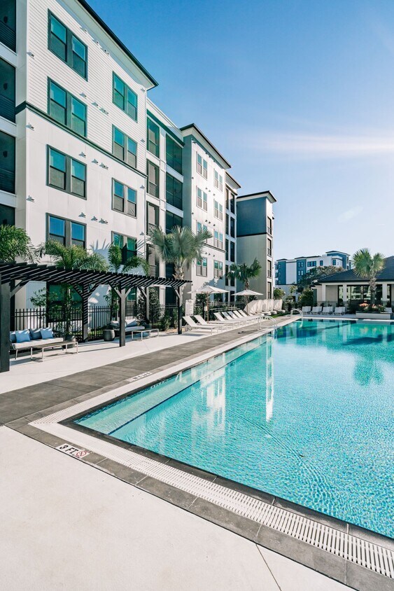 The Pointe on Westshore Apartments 4950 W Prescott St Tampa, FL