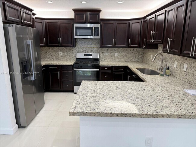 Foto del edificio - 214 NE 108th St