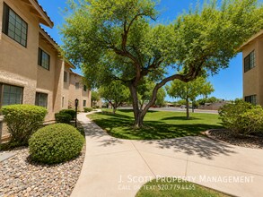 Building Photo - 930 N Mesa Dr