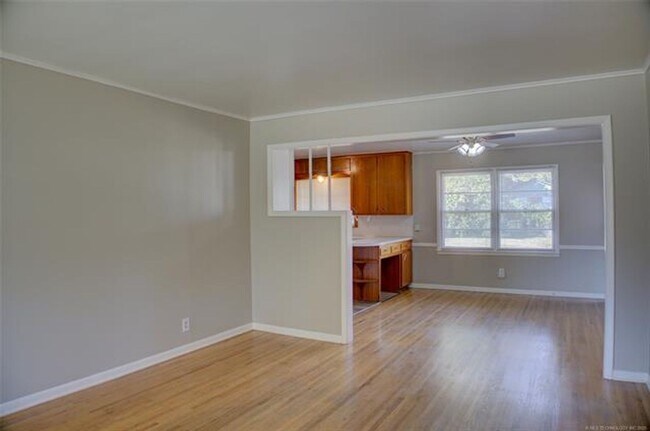 Foto del edificio - Charming Midtown Bungalow!