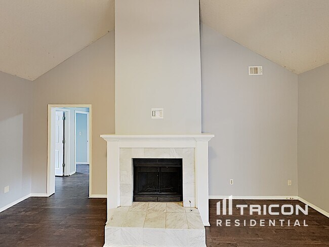 Foto del edificio - 4010 Sharon Woods Dr
