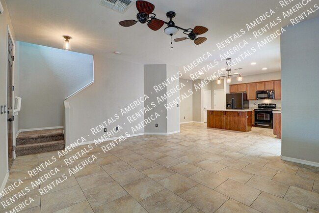 Building Photo - Beautiful Gilbert Home - Available in March