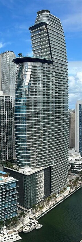 Primary Photo - 300 Biscayne Blvd Way