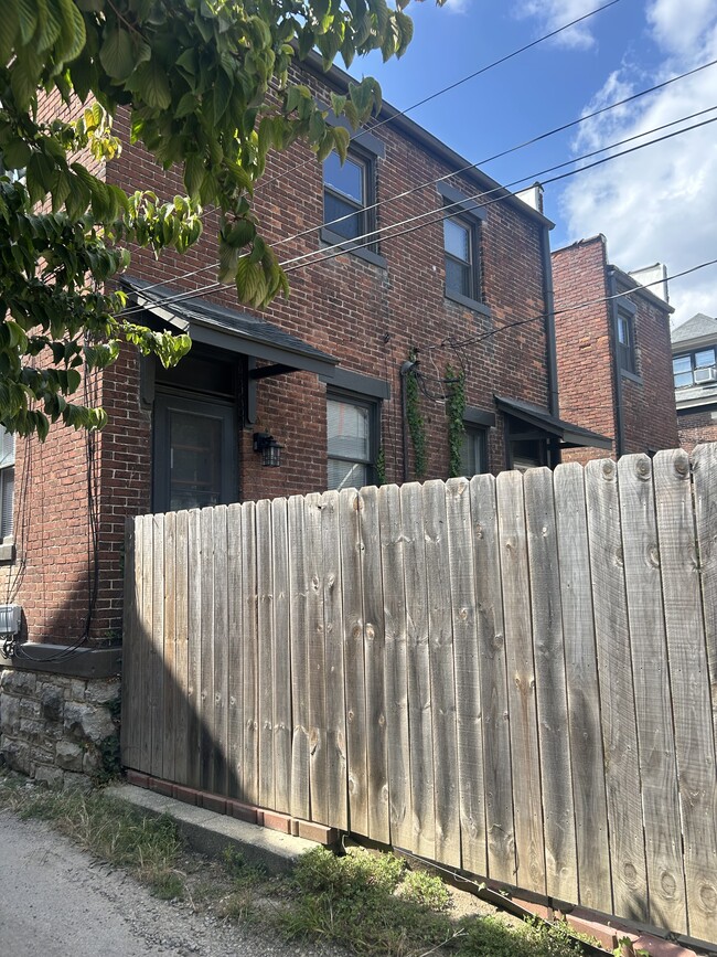 Fenced back yard - 1152 Jaeger St