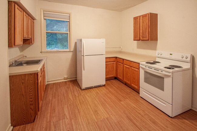 Building Photo - 422 S Trenton Ave