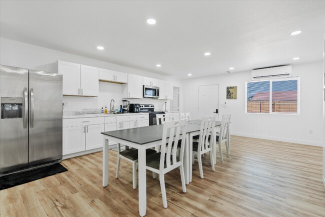 Foto del edificio - 2956 E Mobile Ln