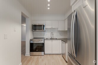 2BR, 1BA - 1106SF - Kitchen - 2450 & 2460 Weston Rd