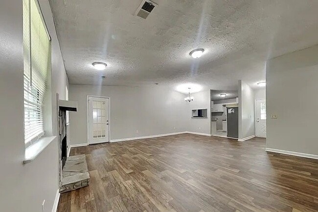 Building Photo - 2093 Drake Ct