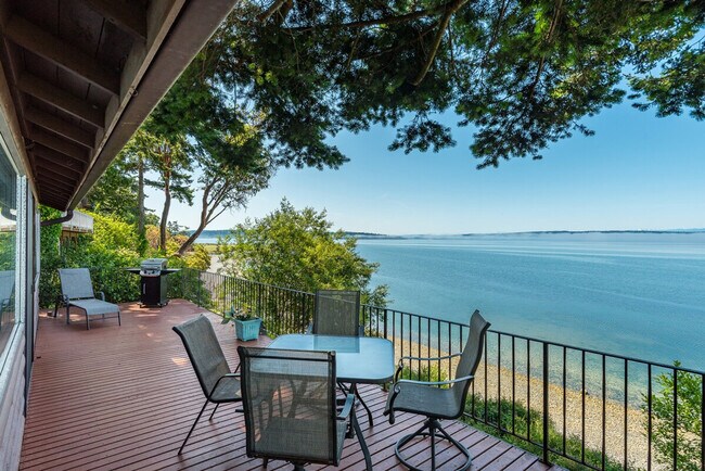 Foto del edificio - 2038 S Breezy Point Rd