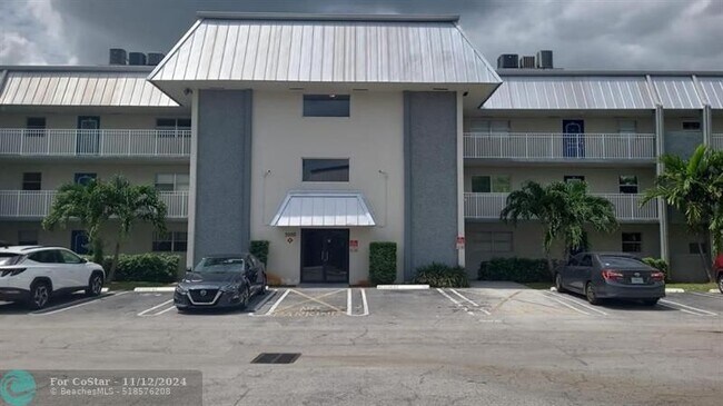 Building Photo - 3000 Riverside Dr