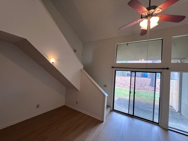 Building Photo - Crossland Downs condo