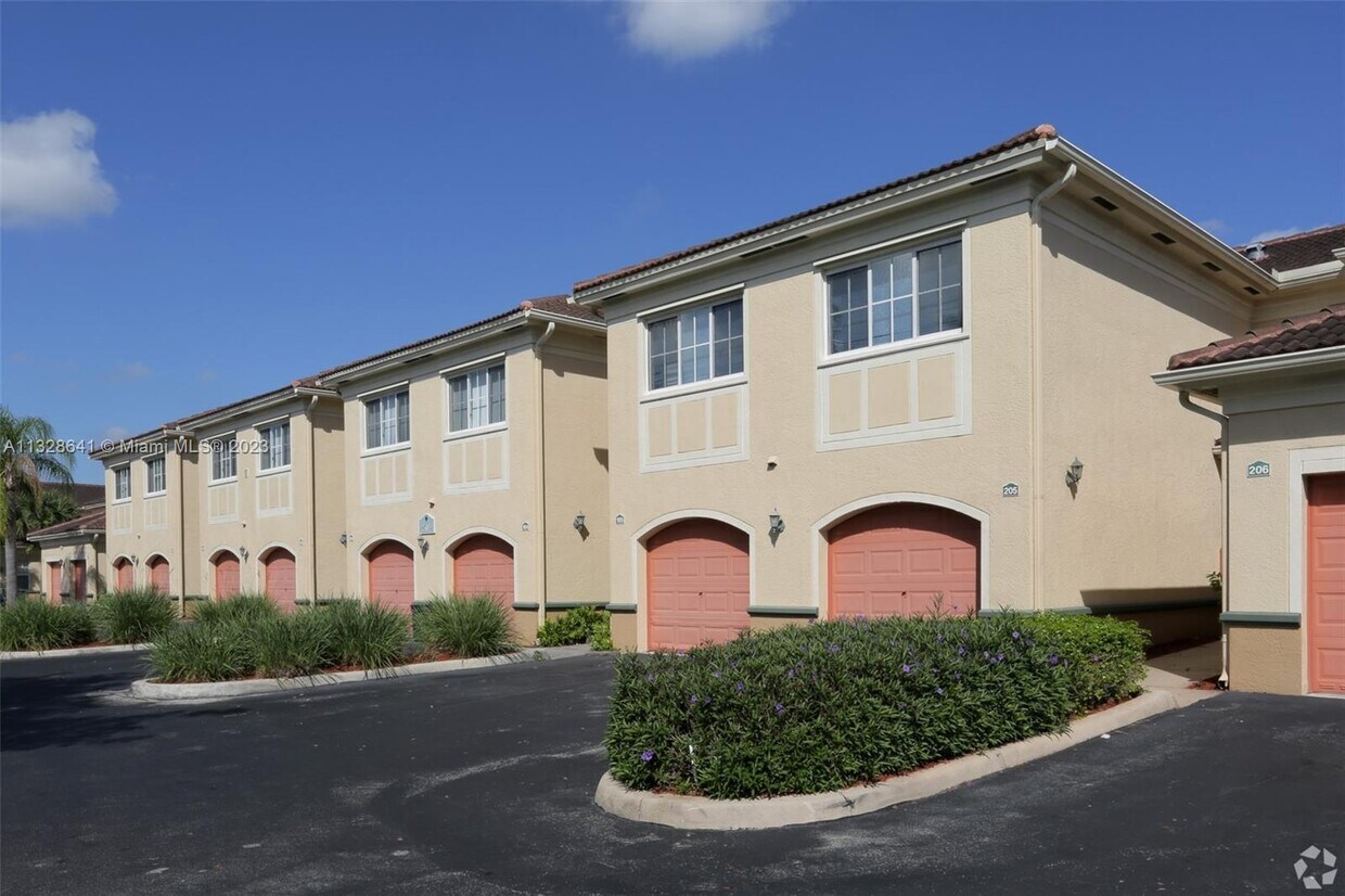 2452 Centergate Dr Unit 203, Miramar, FL 33025 Condo for Rent in