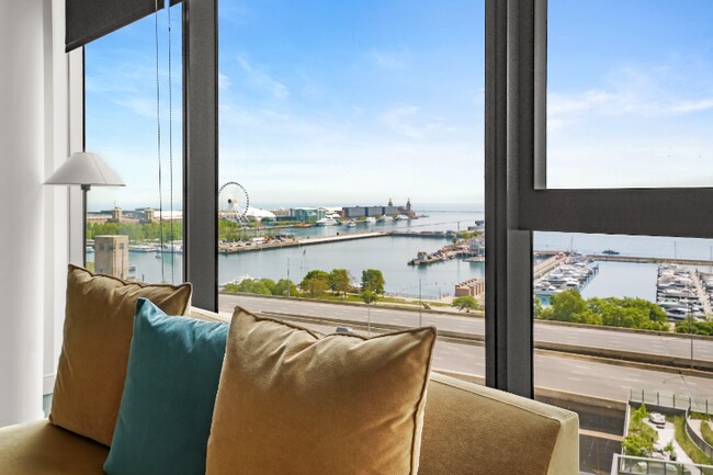 Foto del edificio - 445 E Waterside Dr