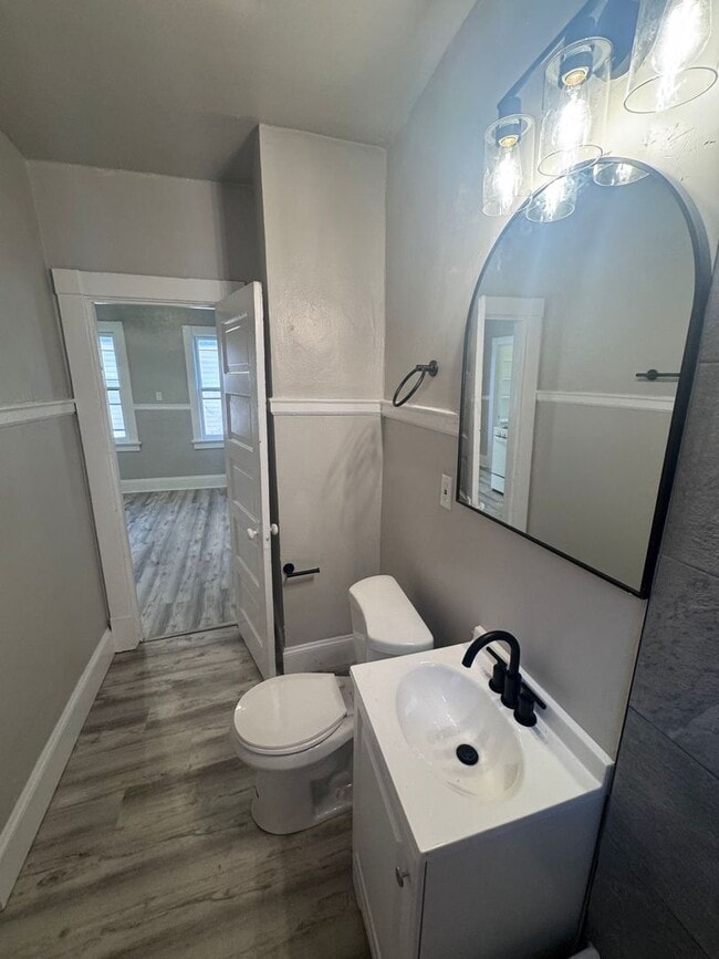 Building Photo - Recently Remodeled 2-Bedroom Home Near Bra...