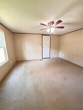 Building Photo - 10 S Walnut Lake Dr