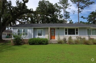 Building Photo - 1201 N Oak St