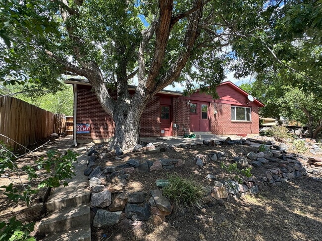 Photo - 1280 Linden Ave Apartment