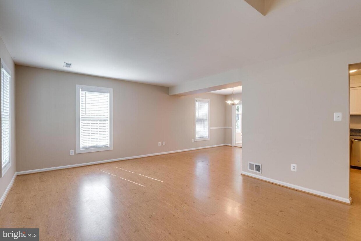 Primary Photo - 1301 Mistyvale St