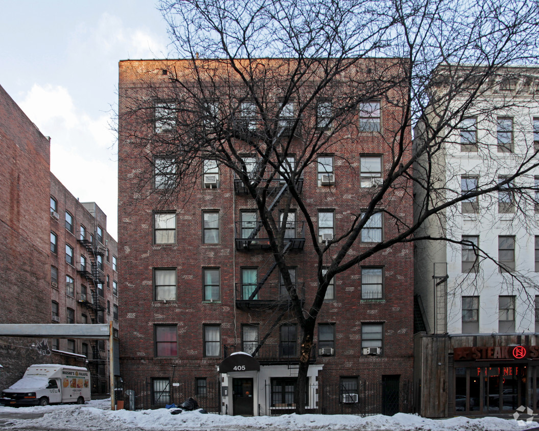 Building Photo - 405 W 45th St