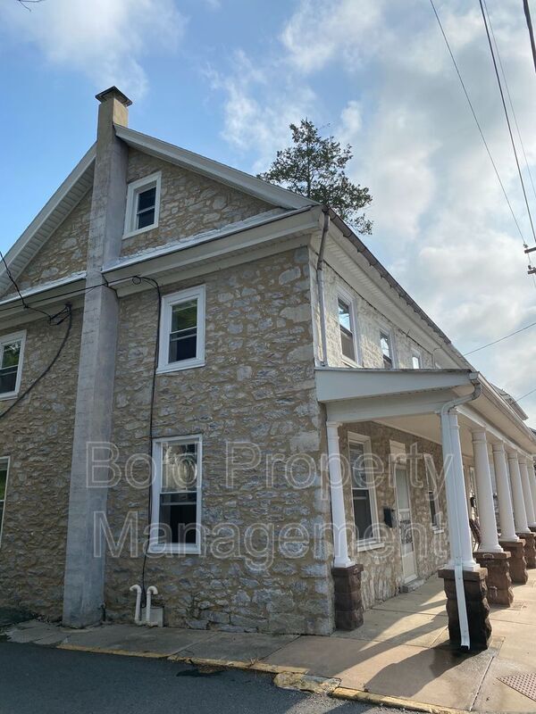 Building Photo - 449 W Main St