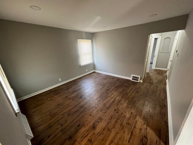 Foto del edificio - 8269 Rivard Ave