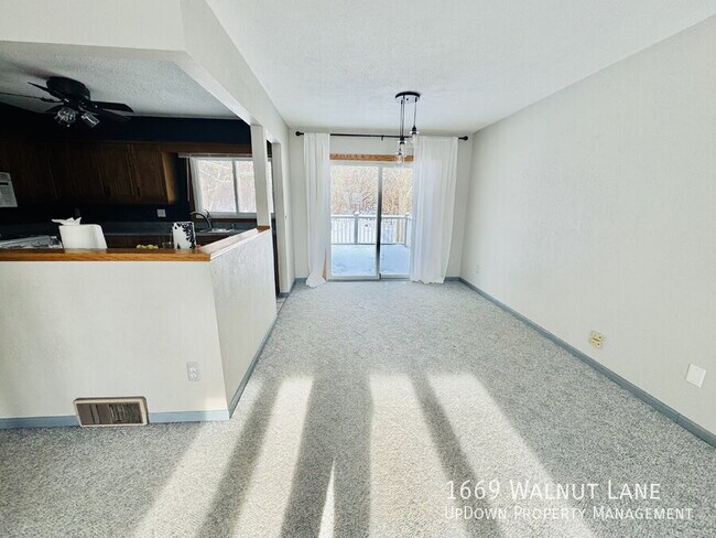Foto del edificio - 1669 Walnut Ln