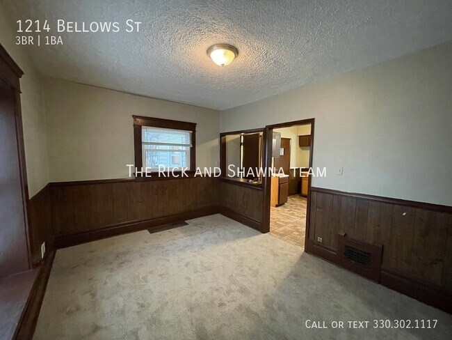 Building Photo - Three bathroom two bathroom home for rent