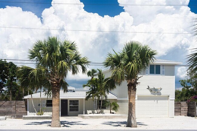 Building Photo - 407 S Casey Key Rd