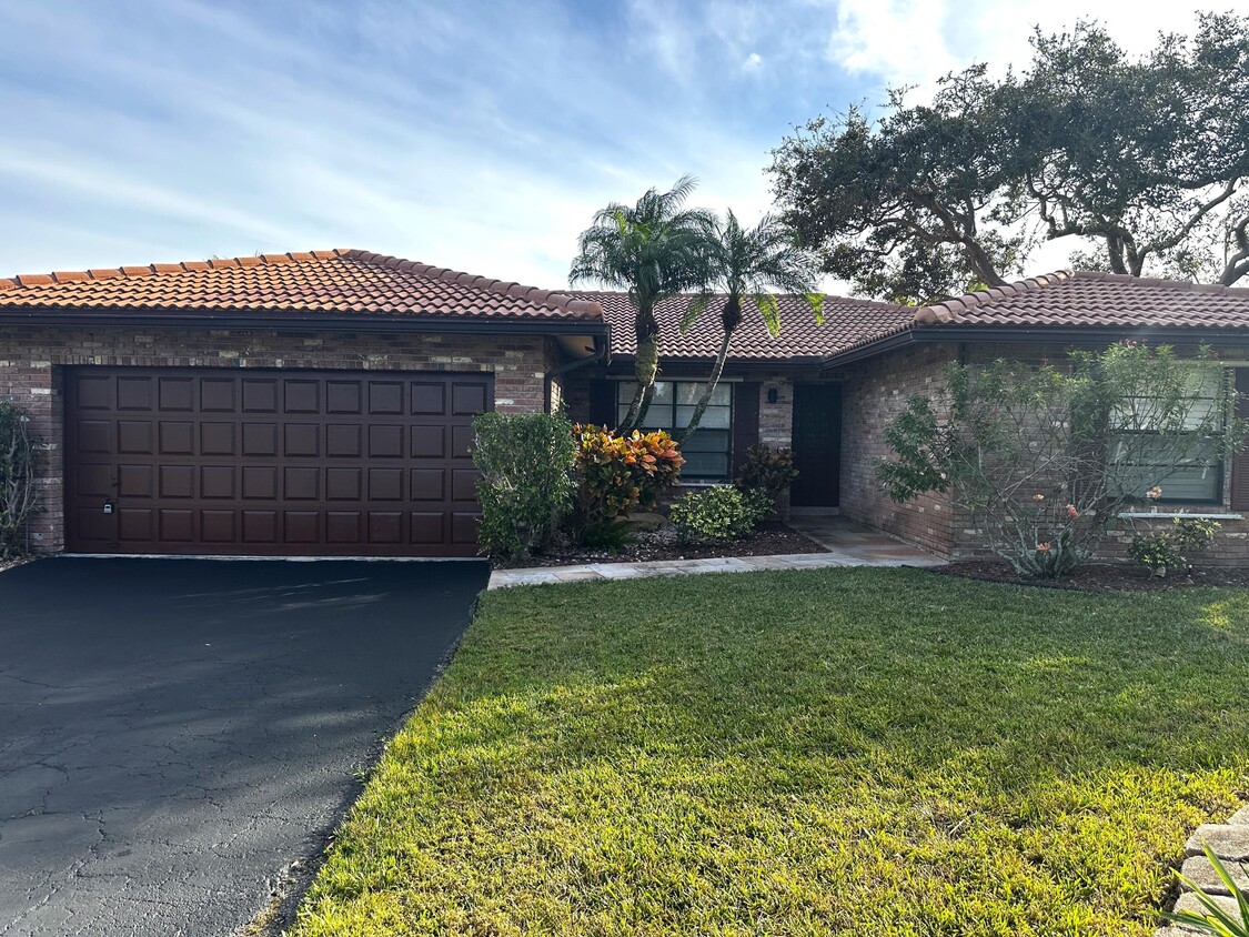 Foto principal - 11580 NW 20th Dr