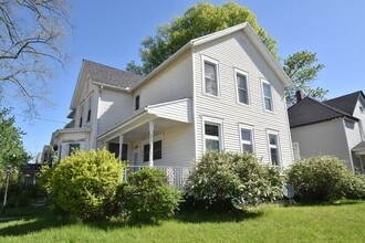 Building Photo - 901 E Washington St