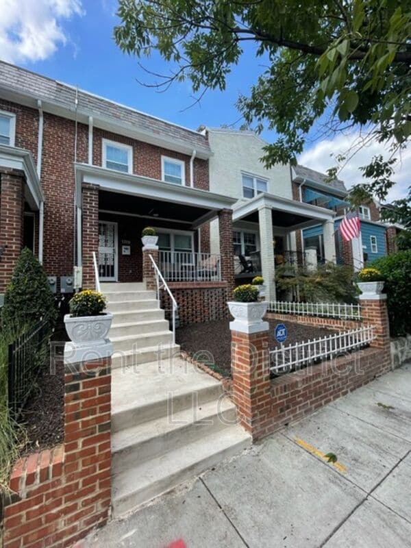 Photo - 1316 Staples St NE House