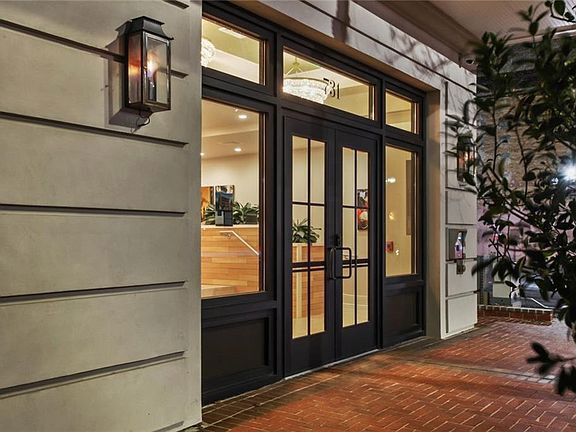 Foto del edificio - 731 St Charles Ave