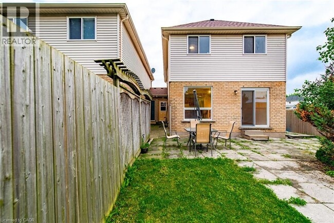 Building Photo - 119 Summers Dr