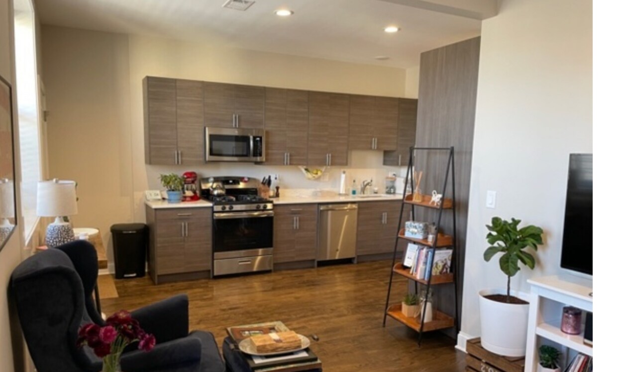 Foto principal - 4437 N Paulina St