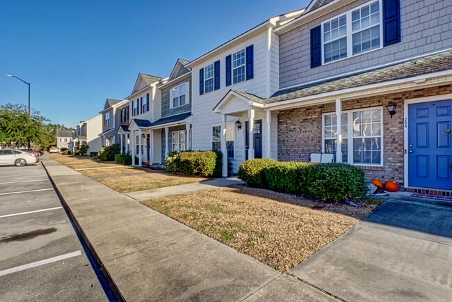 Building Photo - 202 Bridgewood Dr