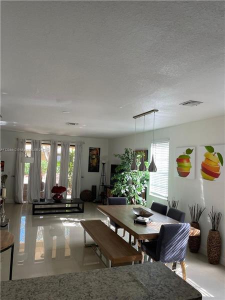Primary Photo - 4113 Forest Dr