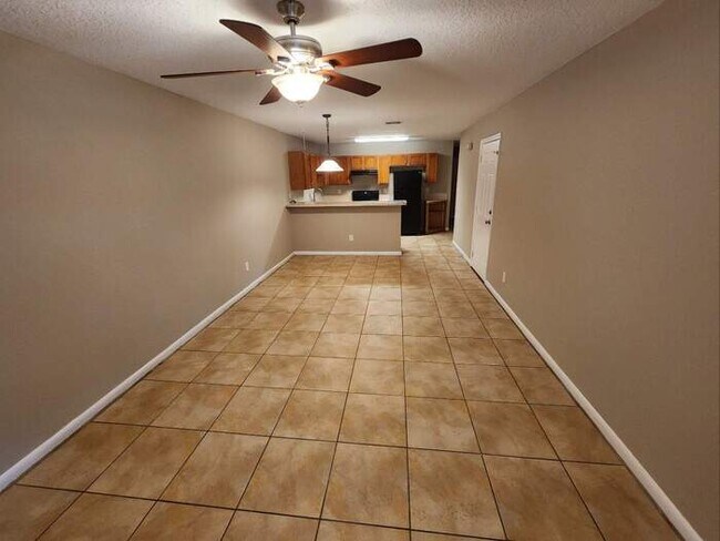 Foto del edificio - NOW AVAILABLE! - 11741 Saints Rd, Jacksonv...