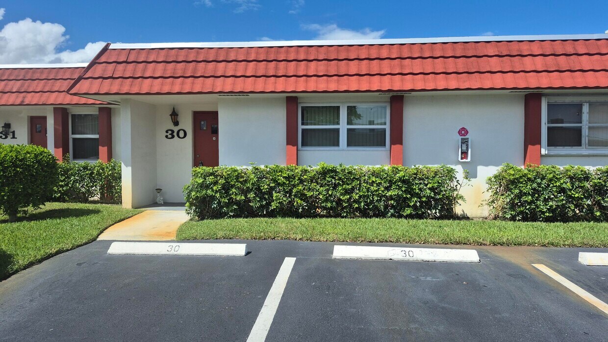 Foto principal - 5800 Fernley Dr W