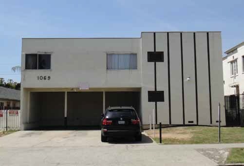 Primary Photo - 1069 N Oxford Ave