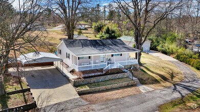 Building Photo - 107 Lakeview Rd
