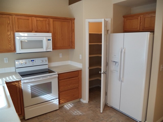 Building Photo - 7289 Edgebrook Dr